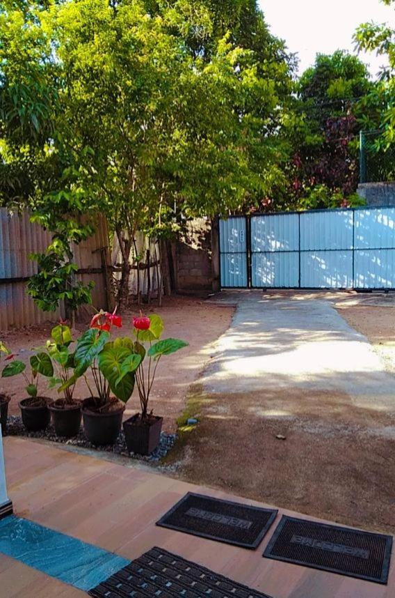 Hotel Mirissa Niraj Guest Exterior foto